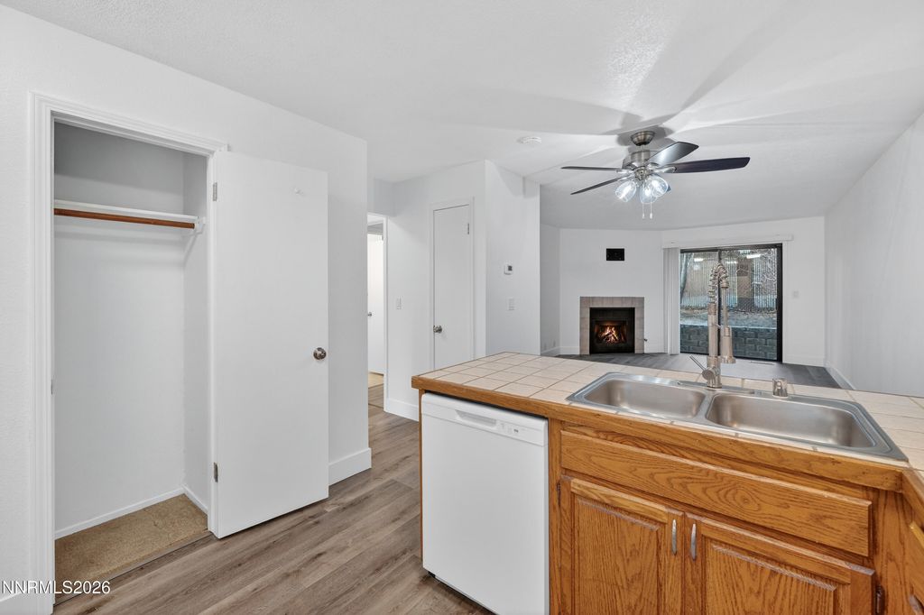 Image 5 of property listing at 2949 Tierra Verde E, Reno, NV 89512