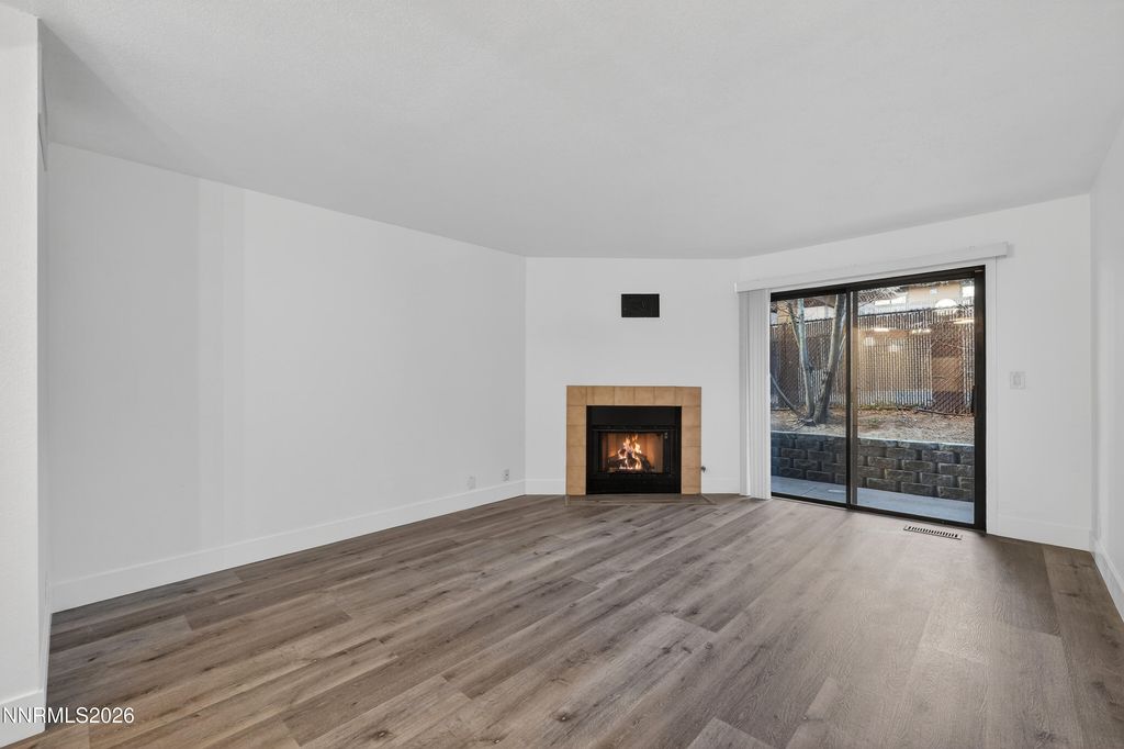 Image 6 of property listing at 2949 Tierra Verde E, Reno, NV 89512