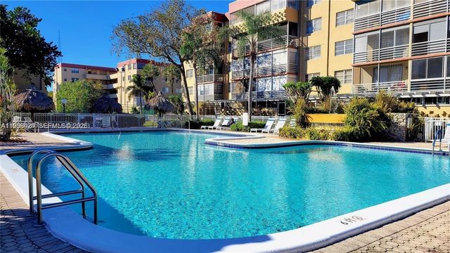 403 NW 68th Ave 517, Plantation, FL 33317