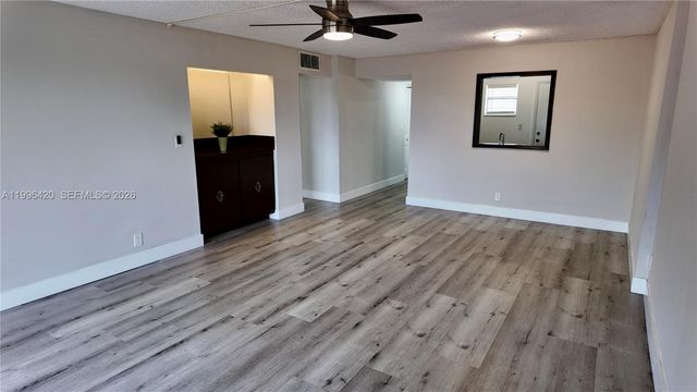 403 NW 68th Ave 517, Plantation, FL 33317