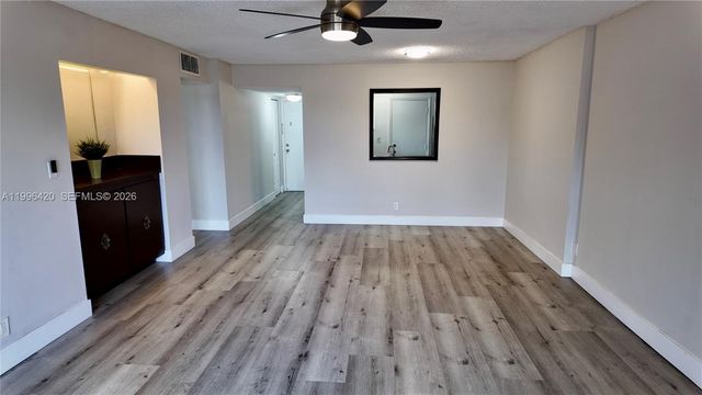 403 NW 68th Ave 517, Plantation, FL 33317