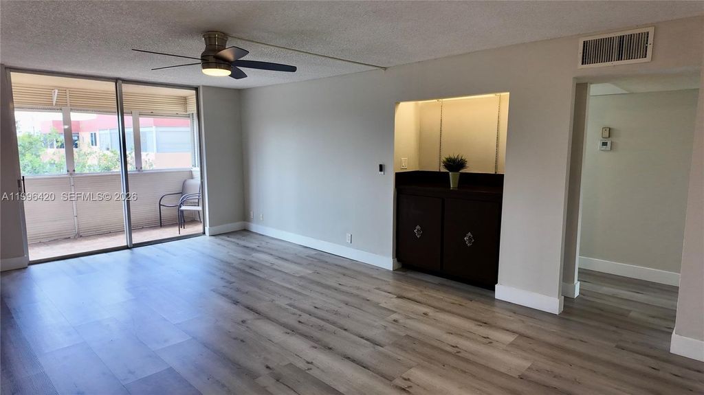 403 NW 68th Ave 517, Plantation, FL 33317