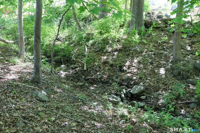 46 Barton Road, Milford, CT 06460