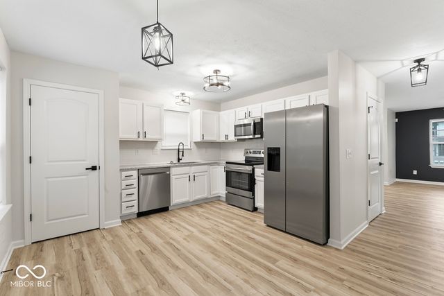 2734 Boulevard Place, Indianapolis, IN 46208