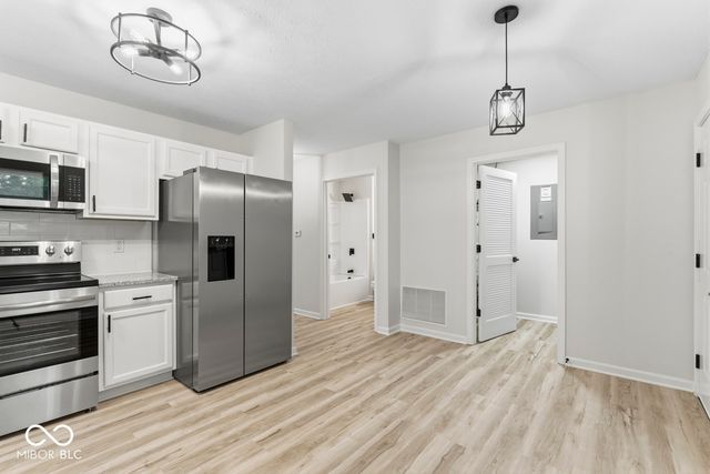 2734 Boulevard Place, Indianapolis, IN 46208