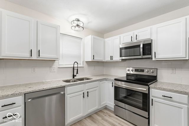 2734 Boulevard Place, Indianapolis, IN 46208