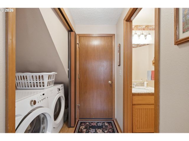 16216 Sw 104TH Ave, Portland, OR 97224