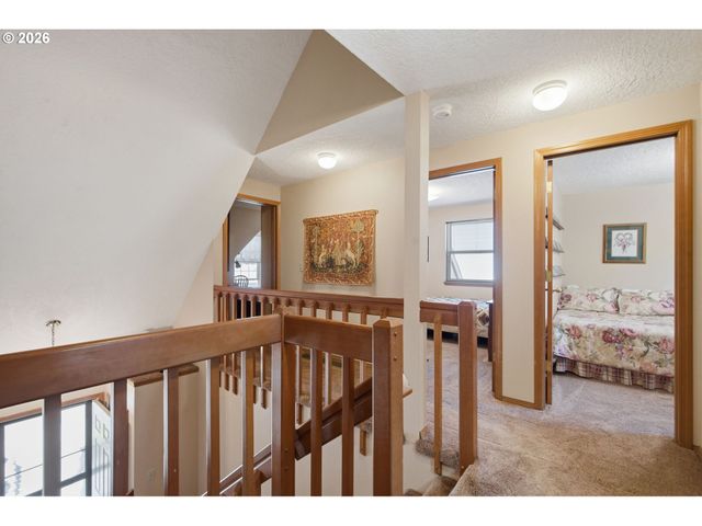 16216 Sw 104TH Ave, Portland, OR 97224