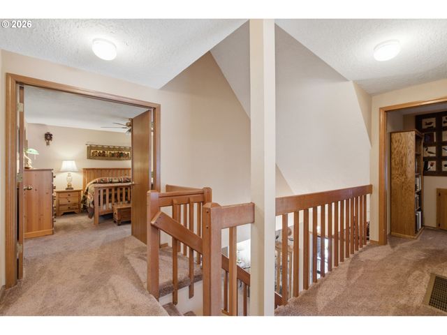 16216 Sw 104TH Ave, Portland, OR 97224