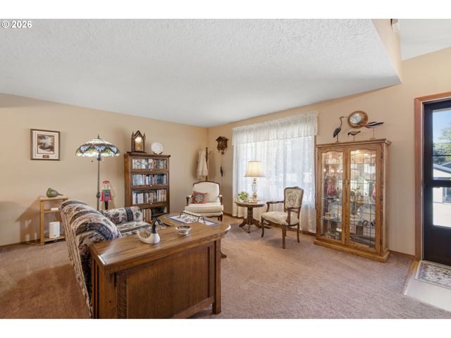 16216 Sw 104TH Ave, Portland, OR 97224