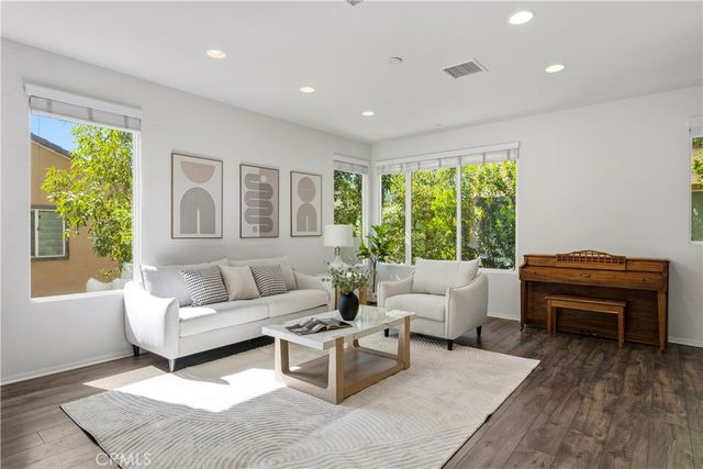 422 W Route 66 83, Glendora, CA 91740
