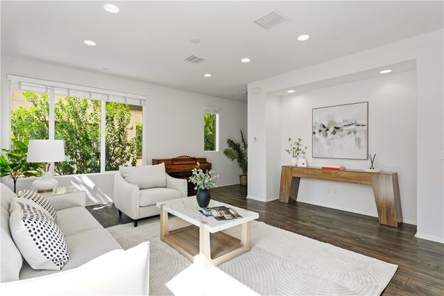 422 W Route 66 83, Glendora, CA 91740
