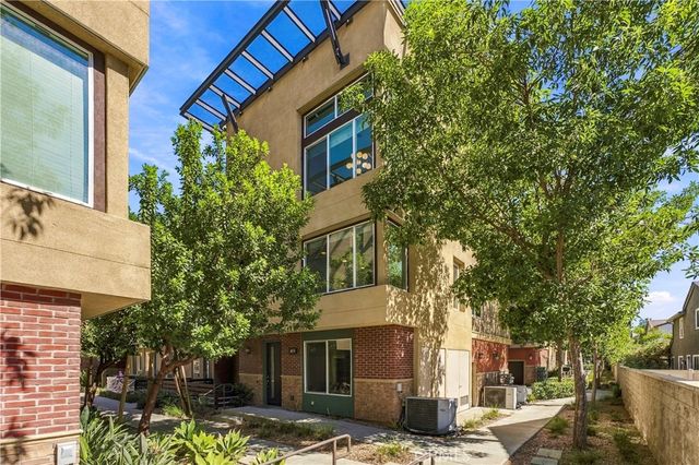 422 W Route 66 83, Glendora, CA 91740