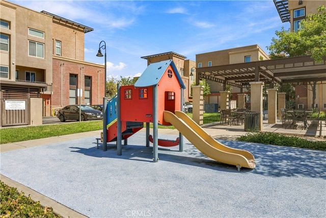 422 W Route 66 83, Glendora, CA 91740