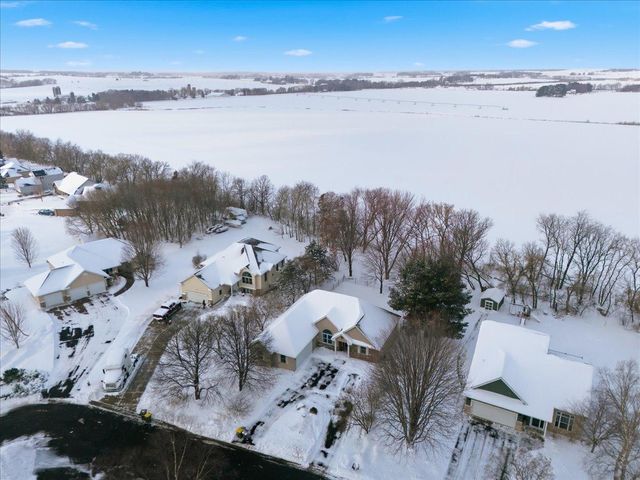 1550 Dutch Heritage Lane, Baldwin, WI 54002