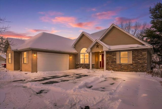 1550 Dutch Heritage Lane, Baldwin, WI 54002