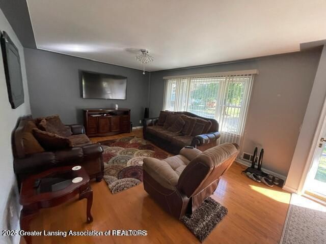 1101 Kendon Drive, Lansing, MI 48910