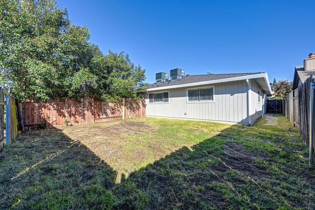 8754 Mellowdawn Way, Orangevale, CA 95662