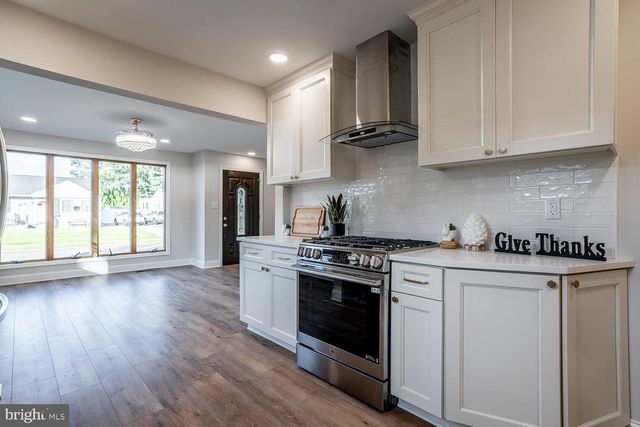 29 OVERBROOK AVE, Maple Shade, NJ 08052