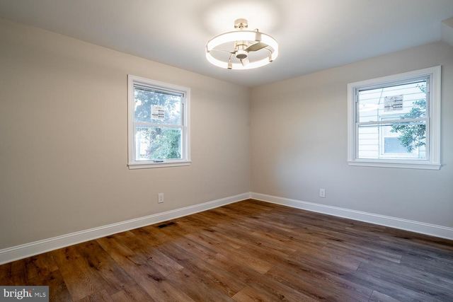 29 OVERBROOK AVE, Maple Shade, NJ 08052
