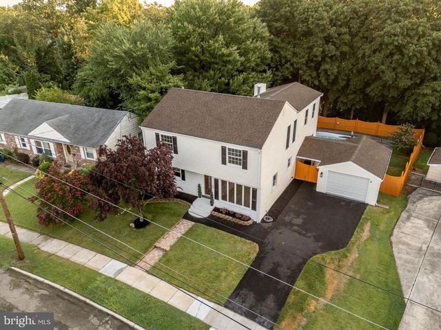 29 OVERBROOK AVE, Maple Shade, NJ 08052