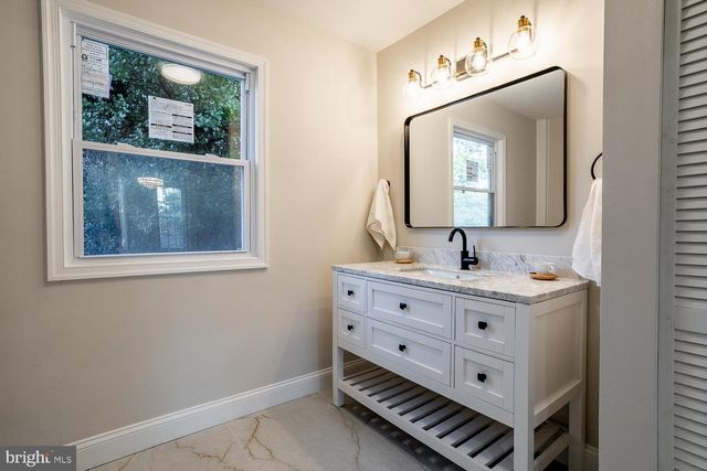 29 OVERBROOK AVE, Maple Shade, NJ 08052