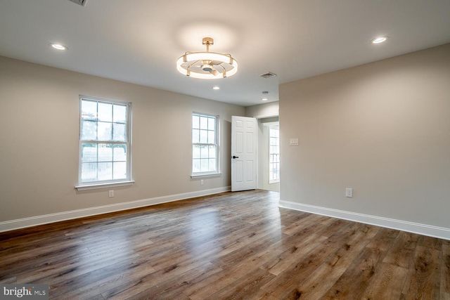 29 OVERBROOK AVE, Maple Shade, NJ 08052