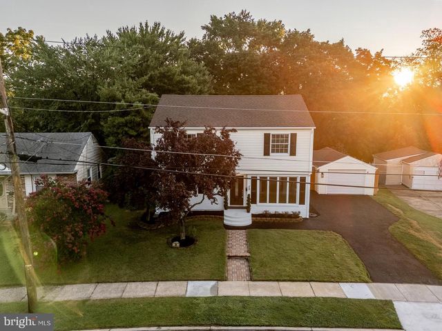 29 OVERBROOK AVE, Maple Shade, NJ 08052