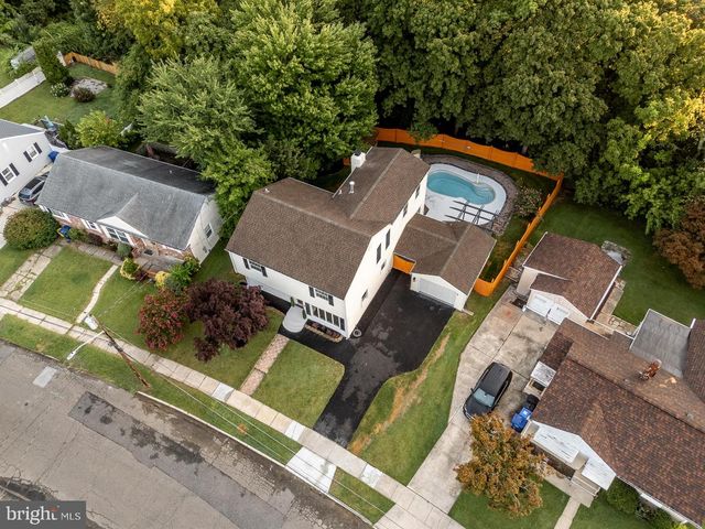 29 OVERBROOK AVE, Maple Shade, NJ 08052
