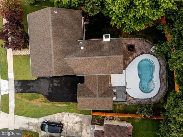 29 OVERBROOK AVE, Maple Shade, NJ 08052