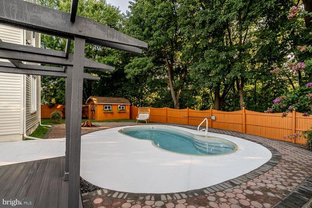 29 OVERBROOK AVE, Maple Shade, NJ 08052