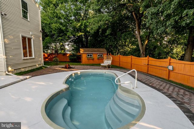 29 OVERBROOK AVE, Maple Shade, NJ 08052