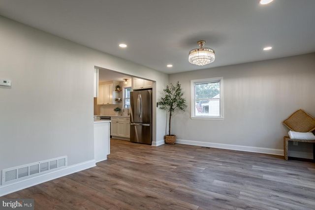 29 OVERBROOK AVE, Maple Shade, NJ 08052