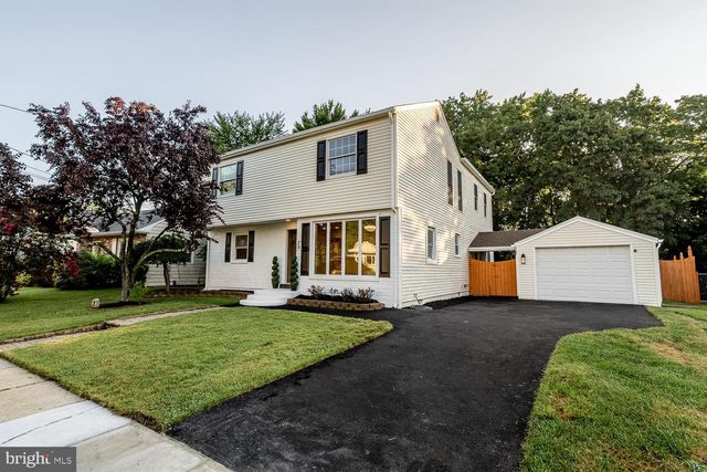 29 OVERBROOK AVE, Maple Shade, NJ 08052
