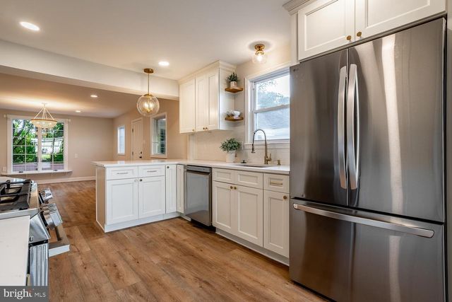 29 OVERBROOK AVE, Maple Shade, NJ 08052