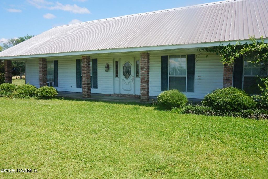 1154 Ti Adam Guidry Road, Arnaudville, LA 70512