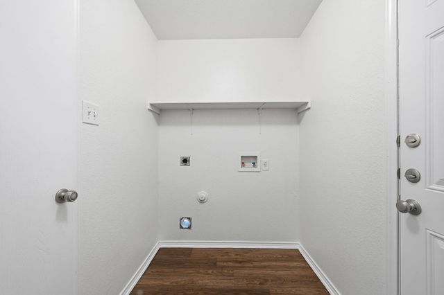 5325 Mathra DR, Del Valle, TX 78617