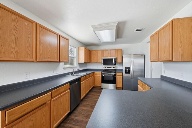 5325 Mathra DR, Del Valle, TX 78617