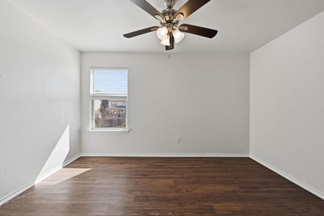 5325 Mathra DR, Del Valle, TX 78617