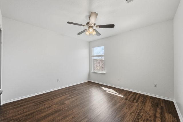 5325 Mathra DR, Del Valle, TX 78617