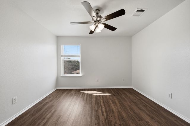 5325 Mathra DR, Del Valle, TX 78617