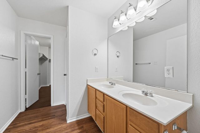 5325 Mathra DR, Del Valle, TX 78617