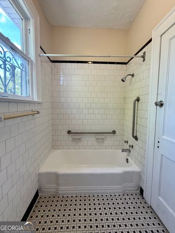 627 W 39th Street, Savannah, GA 31415