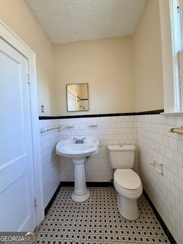 627 W 39th Street, Savannah, GA 31415