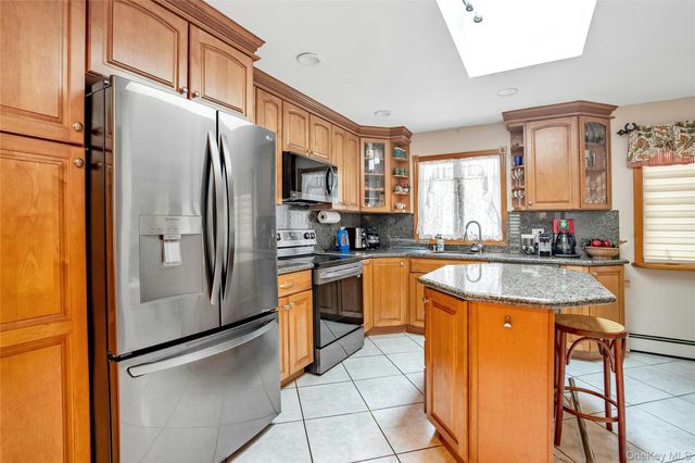 69 Churchill Lane, Smithtown, NY 11787