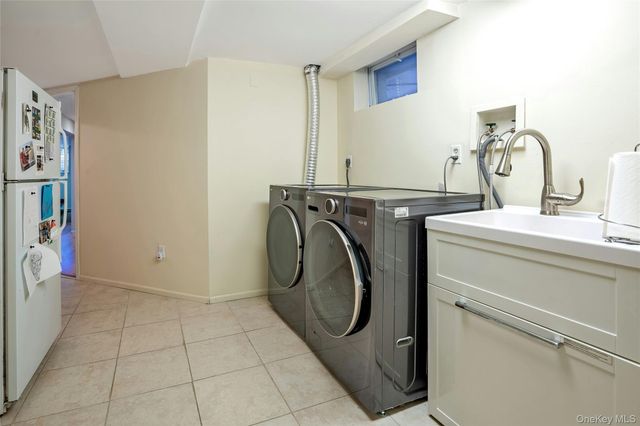 69 Churchill Lane, Smithtown, NY 11787