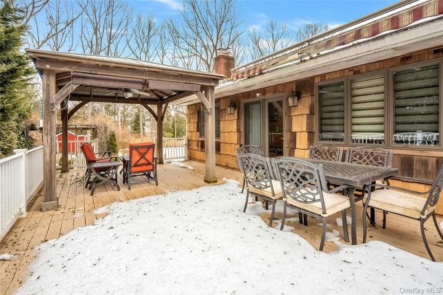 69 Churchill Lane, Smithtown, NY 11787