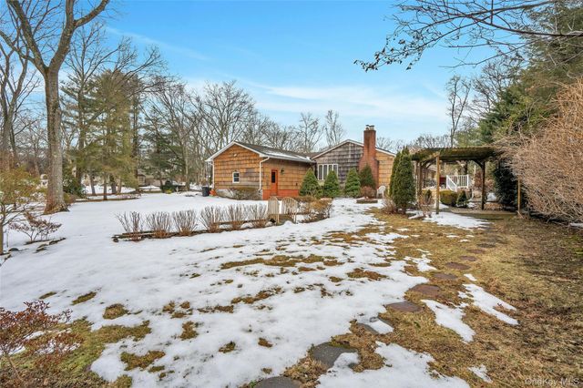 69 Churchill Lane, Smithtown, NY 11787