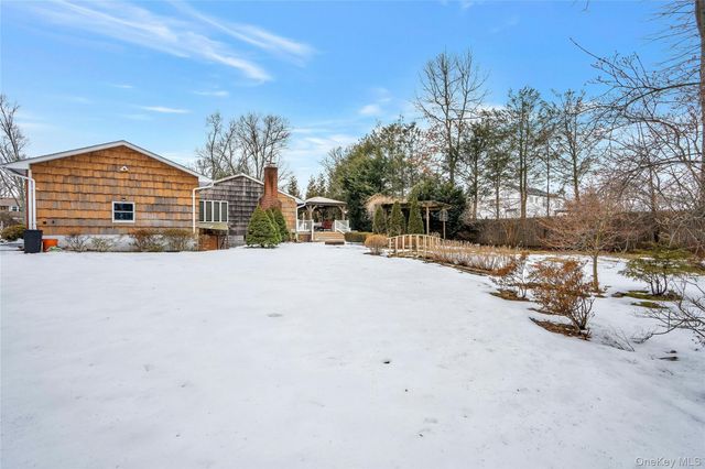 69 Churchill Lane, Smithtown, NY 11787