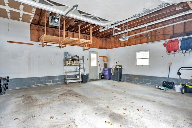 69 Churchill Lane, Smithtown, NY 11787